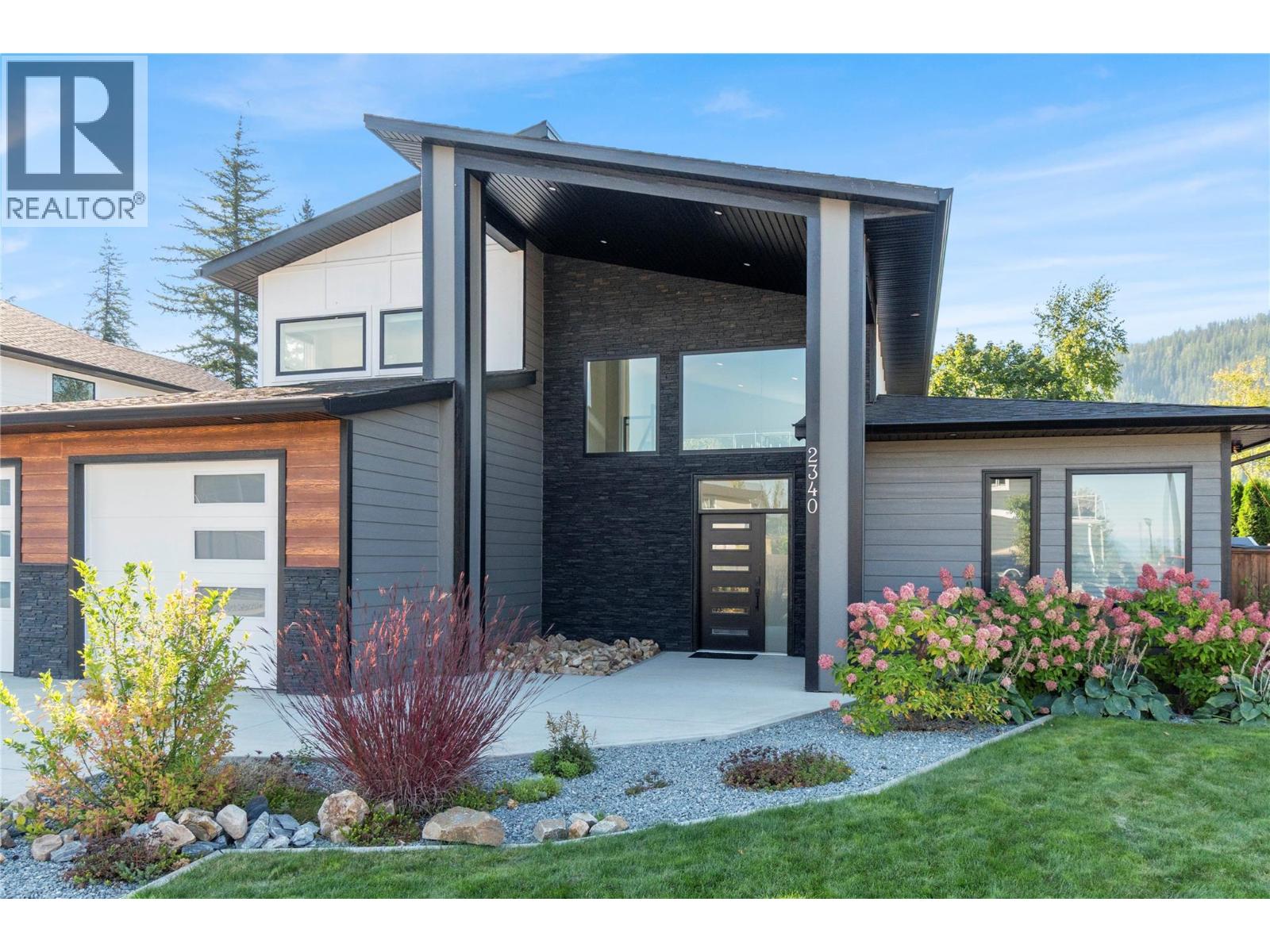 2340 15 Avenue SE, Salmon Arm, British Columbia