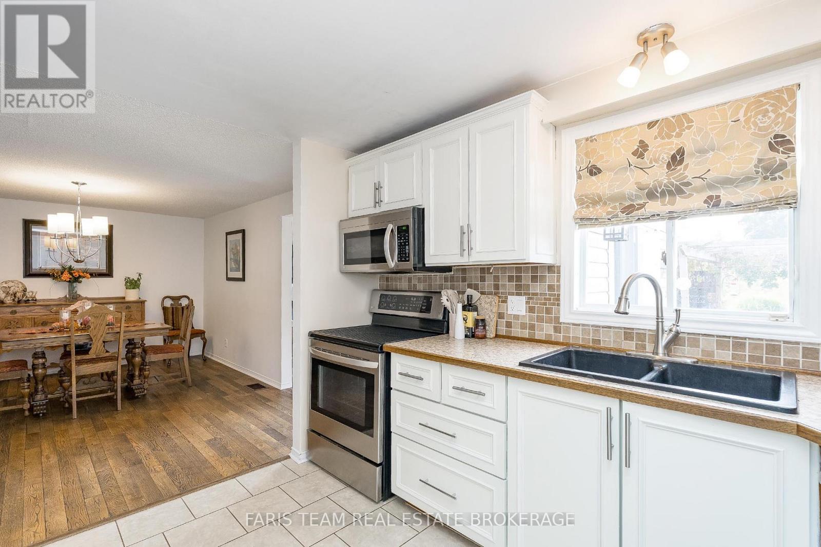 81 Corner Brook Trail, Innisfil, Ontario  L9S 1S1 - Photo 9 - N12344975