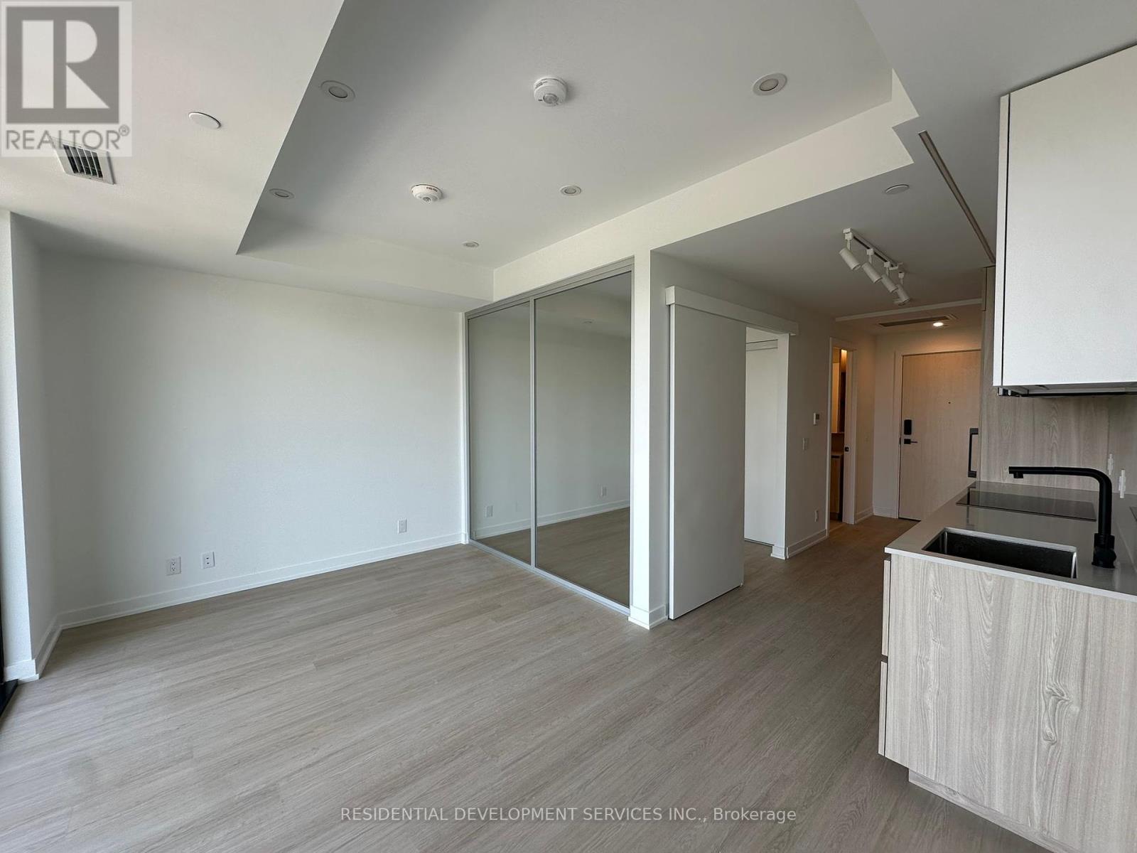 519 - 699 SHEPPARD AVENUE E, Toronto, Ontario