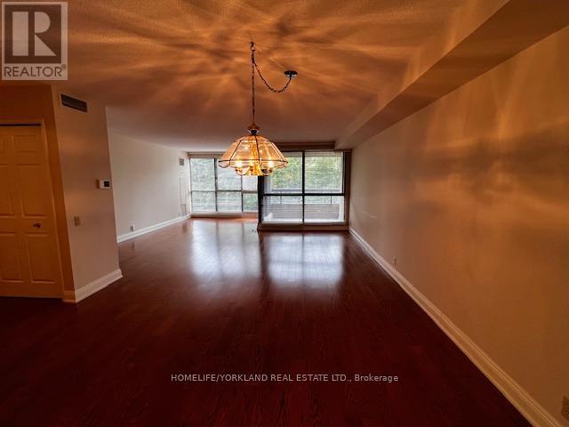 405 - 1 Concorde Place, Toronto, Ontario  M3C 3K6 - Photo 8 - C12426867