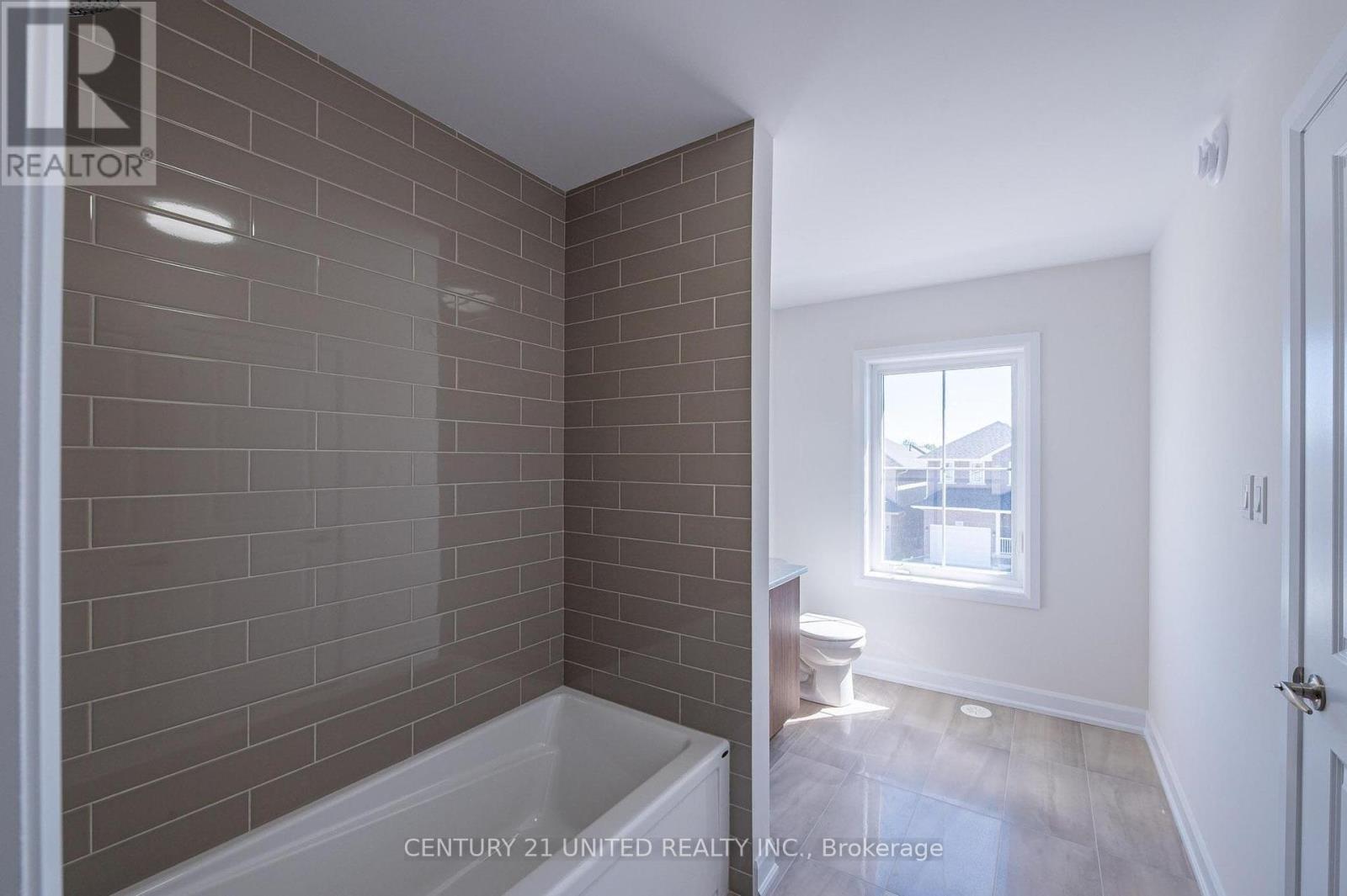 305 Mullighan Gardens, Peterborough, Ontario  K9K 0G3 - Photo 21 - X12426999