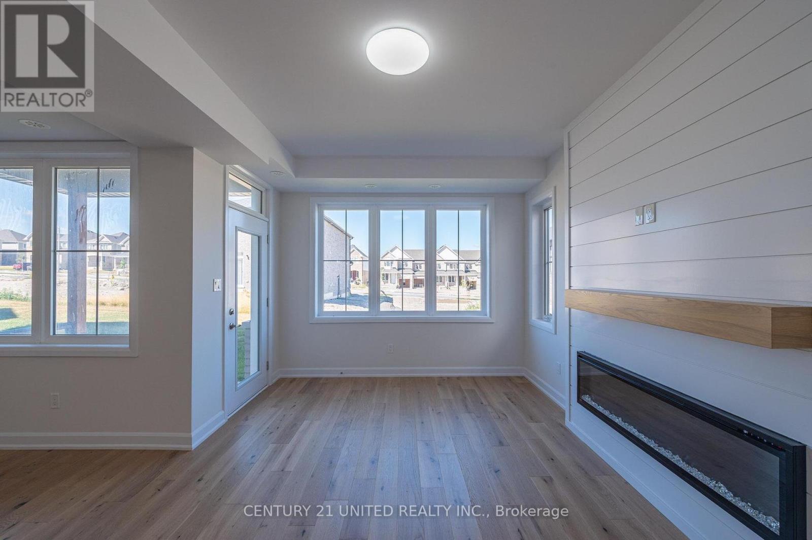 305 Mullighan Gardens, Peterborough, Ontario  K9K 0G3 - Photo 3 - X12426999