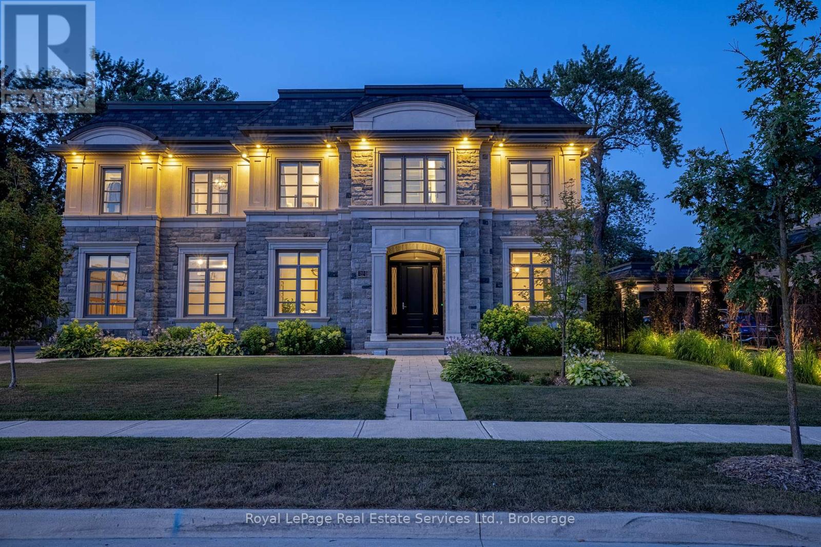 215 Prince George Crescent, Oakville, Ontario  L6L 0G5 - Photo 2 - W12426210