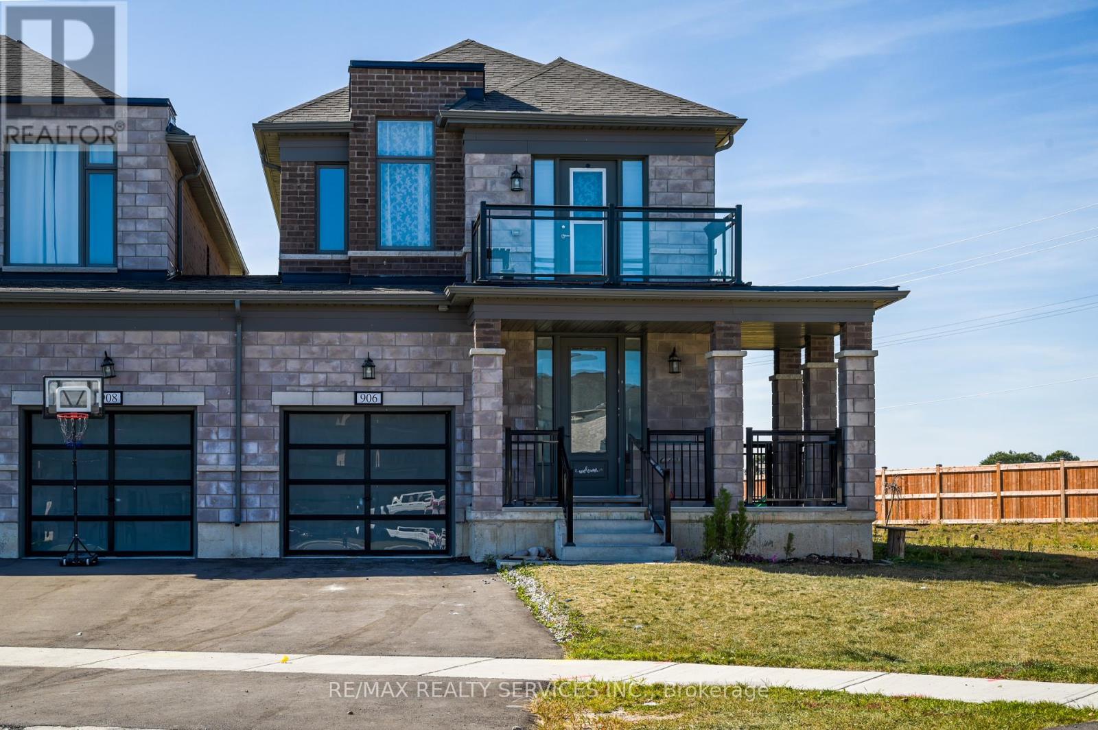 906 Sobeski Avenue, Woodstock, Ontario  N4T 0N7 - Photo 2 - X12426695