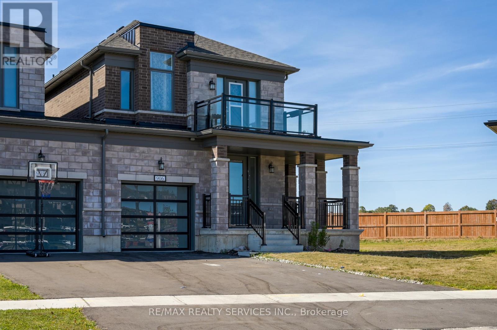 906 Sobeski Avenue, Woodstock, Ontario  N4T 0N7 - Photo 4 - X12426695