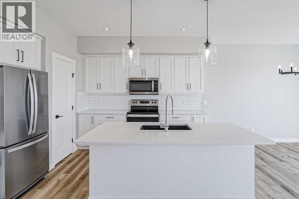 28 Willow Street, Cochrane, Alberta  T4C 2V3 - Photo 3 - A2258529