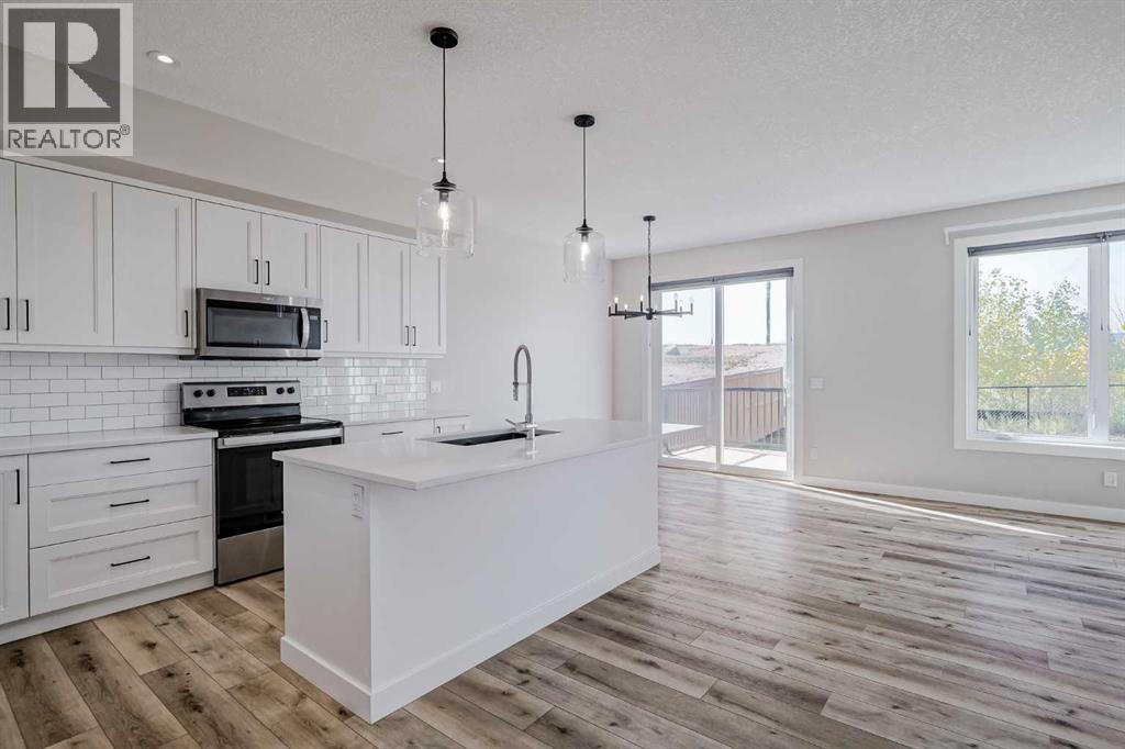 28 Willow Street, Cochrane, Alberta  T4C 2V3 - Photo 2 - A2258529