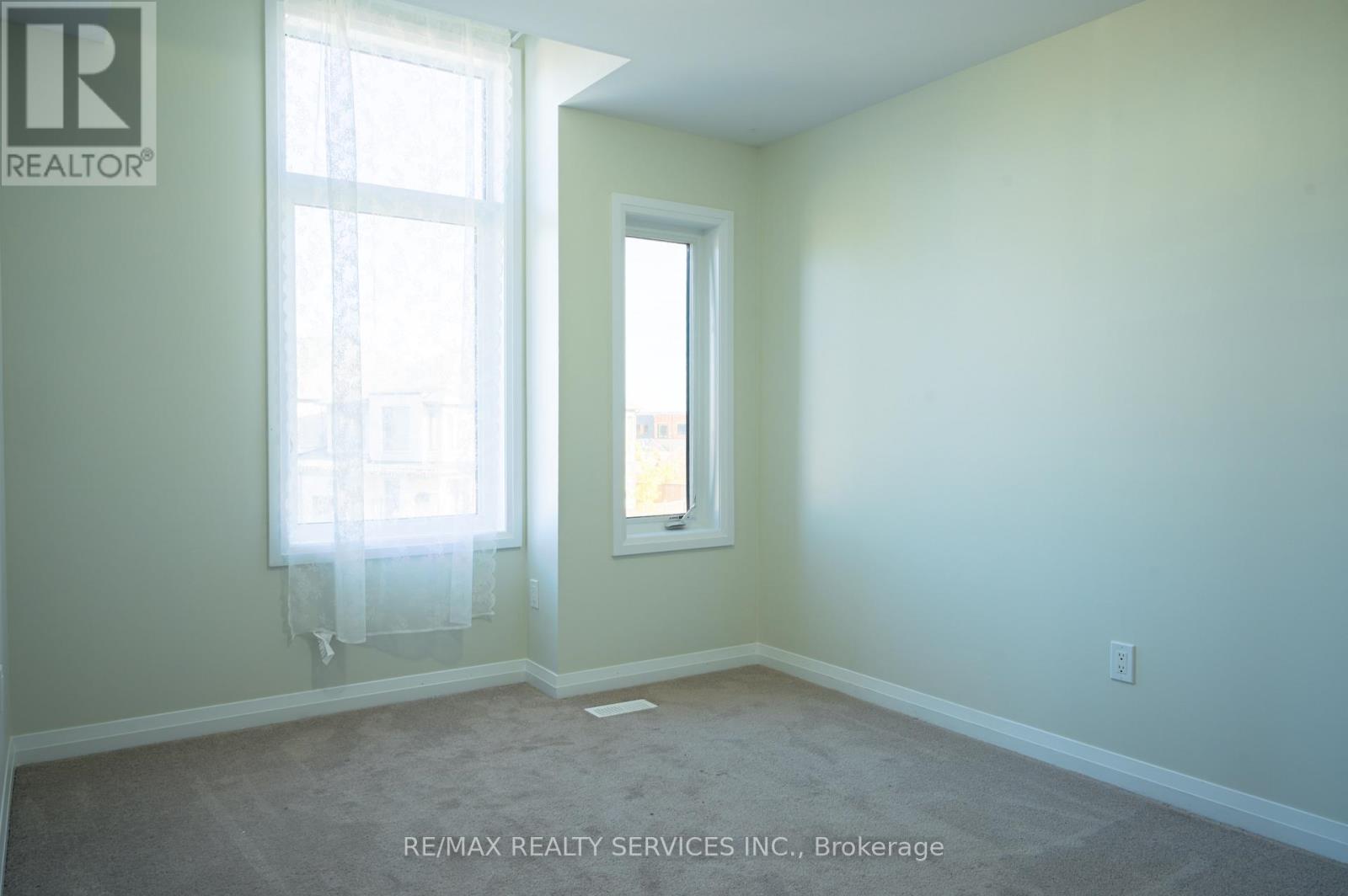 906 Sobeski Avenue, Woodstock, Ontario  N4T 0N7 - Photo 17 - X12426695