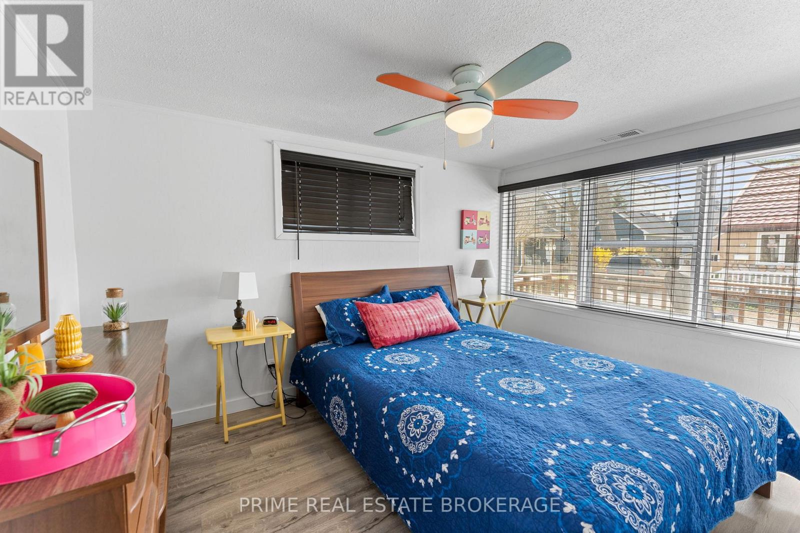 28 Woodward Avenue, Lambton Shores, Ontario  N0M 1T0 - Photo 21 - X12427024