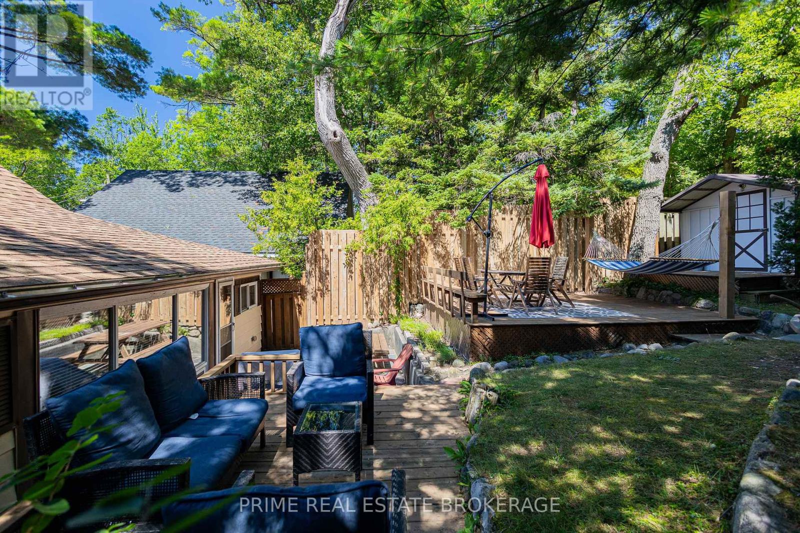 28 Woodward Avenue, Lambton Shores, Ontario  N0M 1T0 - Photo 30 - X12427024