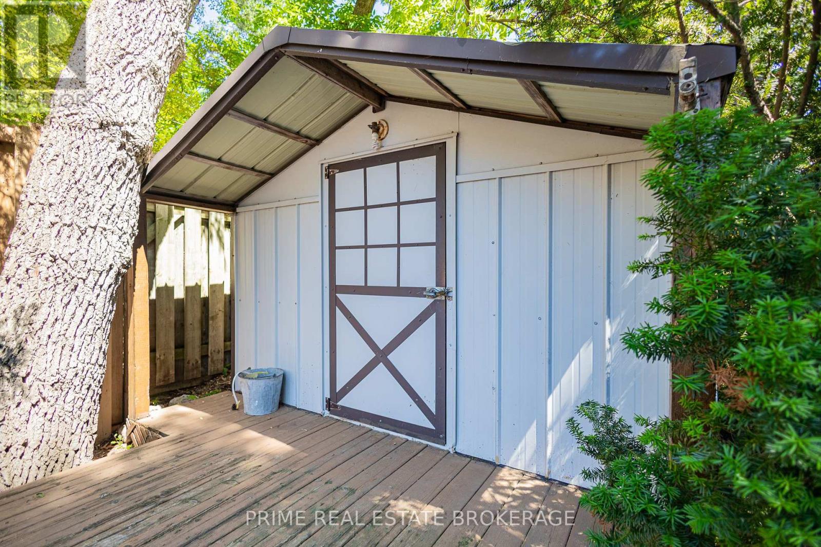 28 Woodward Avenue, Lambton Shores, Ontario  N0M 1T0 - Photo 34 - X12427024