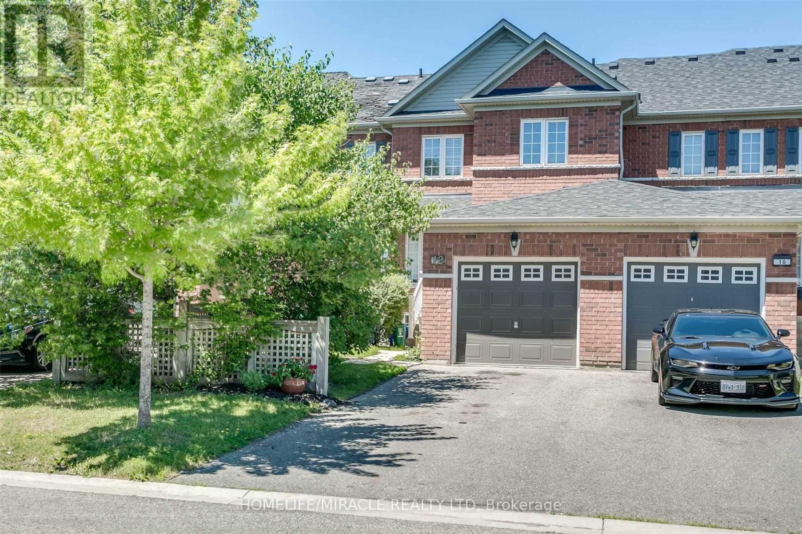 12 MACMILLAN AVENUE, Whitby, Ontario