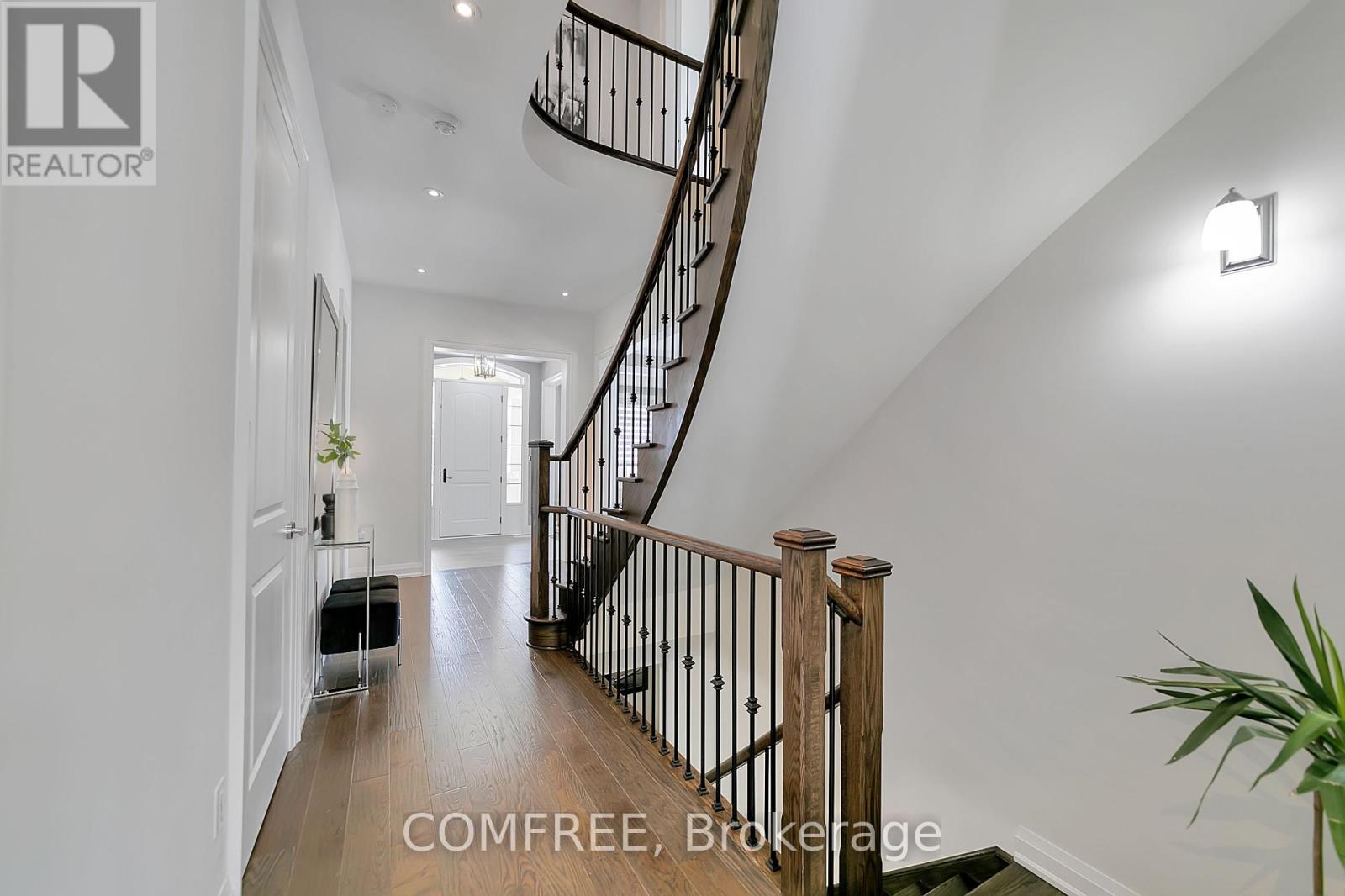 19 Painted Pony Trail, Vaughan (Kleinburg), Ontario  L4H 4P1 - Photo 17 - N12427040