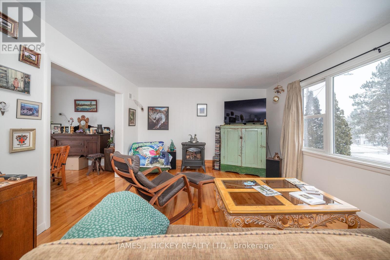 8 Tweedsmuir Place, Deep River, Ontario  K0J 1P0 - Photo 6 - X12426980