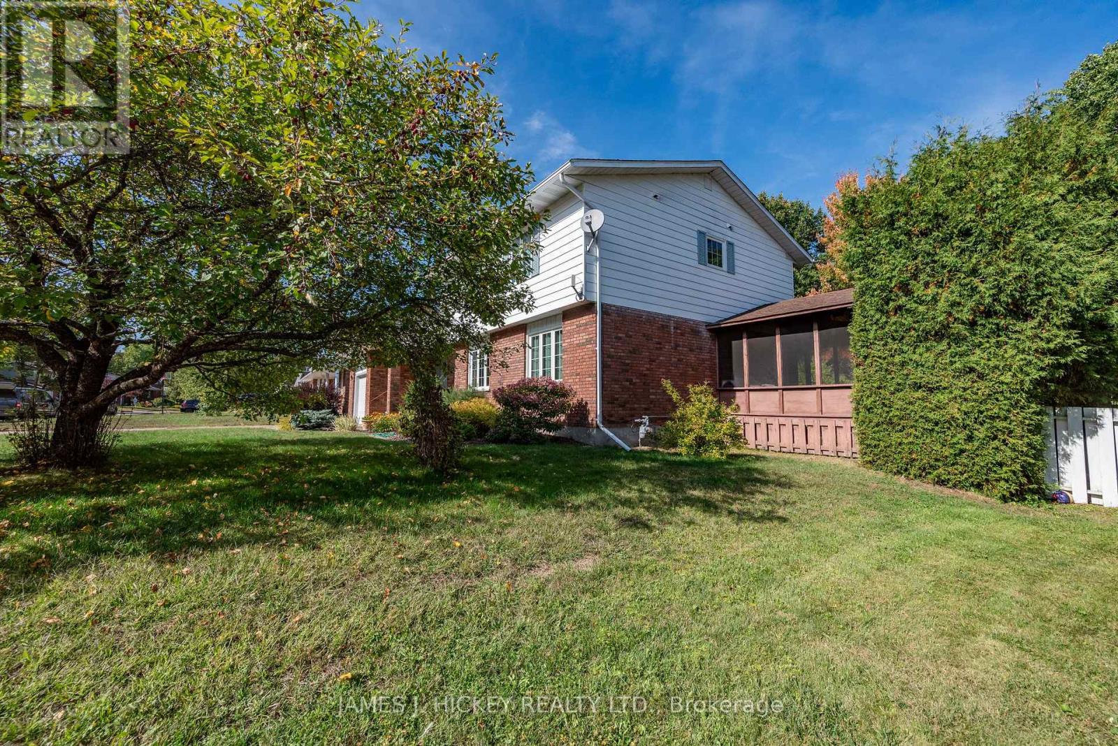 116 Frontenac Crescent, Deep River, Ontario  K0J 1P0 - Photo 33 - X12427011