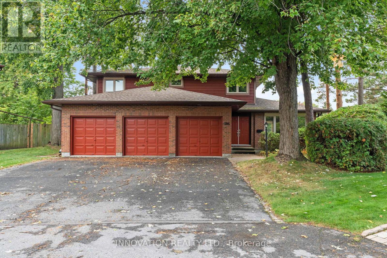 206 Cypress Court, Ottawa, Ontario  K2H 8Z8 - Photo 1 - X12426983