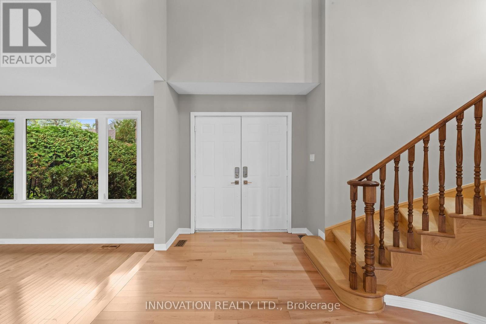 206 Cypress Court, Ottawa, Ontario  K2H 8Z8 - Photo 2 - X12426983