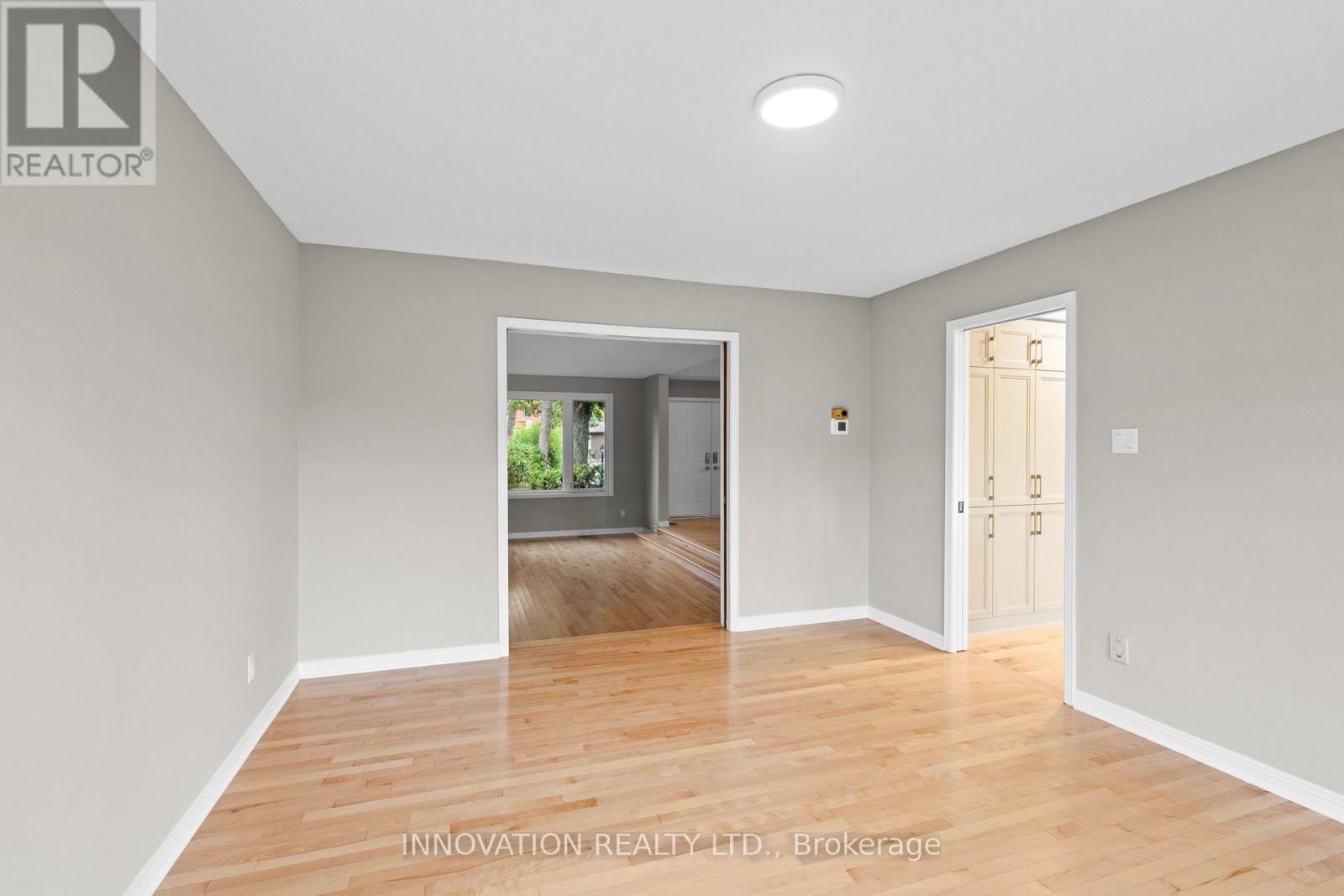 206 Cypress Court, Ottawa, Ontario  K2H 8Z8 - Photo 6 - X12426983