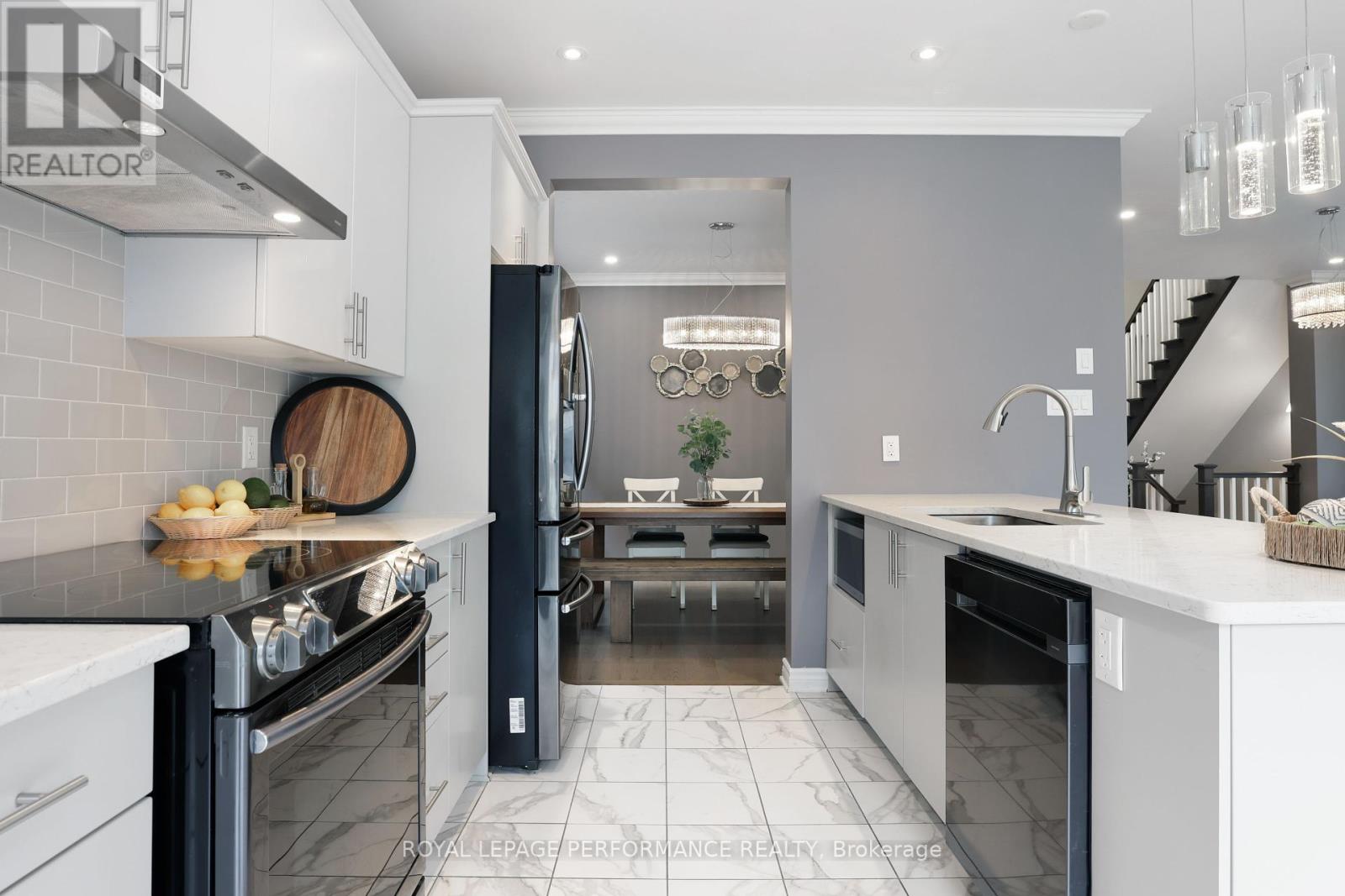 266 Shinleaf Crescent, Ottawa, Ontario  K1W 0J2 - Photo 17 - X12427023