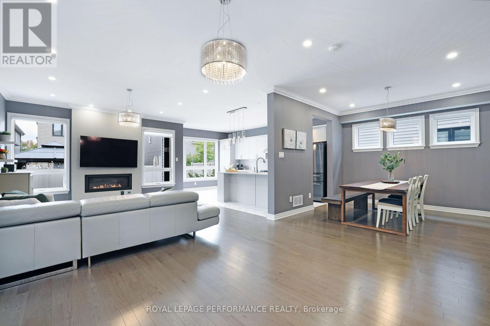 266 Shinleaf Crescent, Ottawa, Ontario  K1W 0J2 - Photo 6 - X12427023