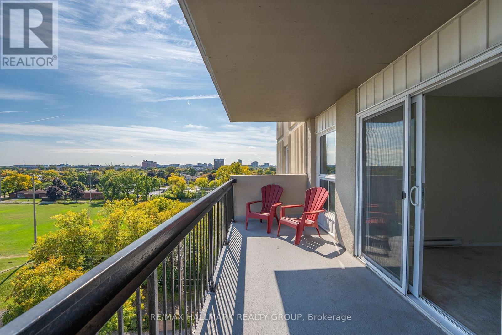 808 - 158c Mcarthur Avenue, Ottawa, Ontario  K1L 8E7 - Photo 10 - X12427053