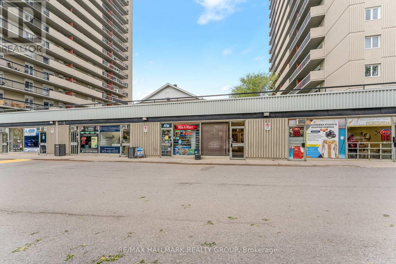 808 - 158c Mcarthur Avenue, Ottawa, Ontario  K1L 8E7 - Photo 22 - X12427053