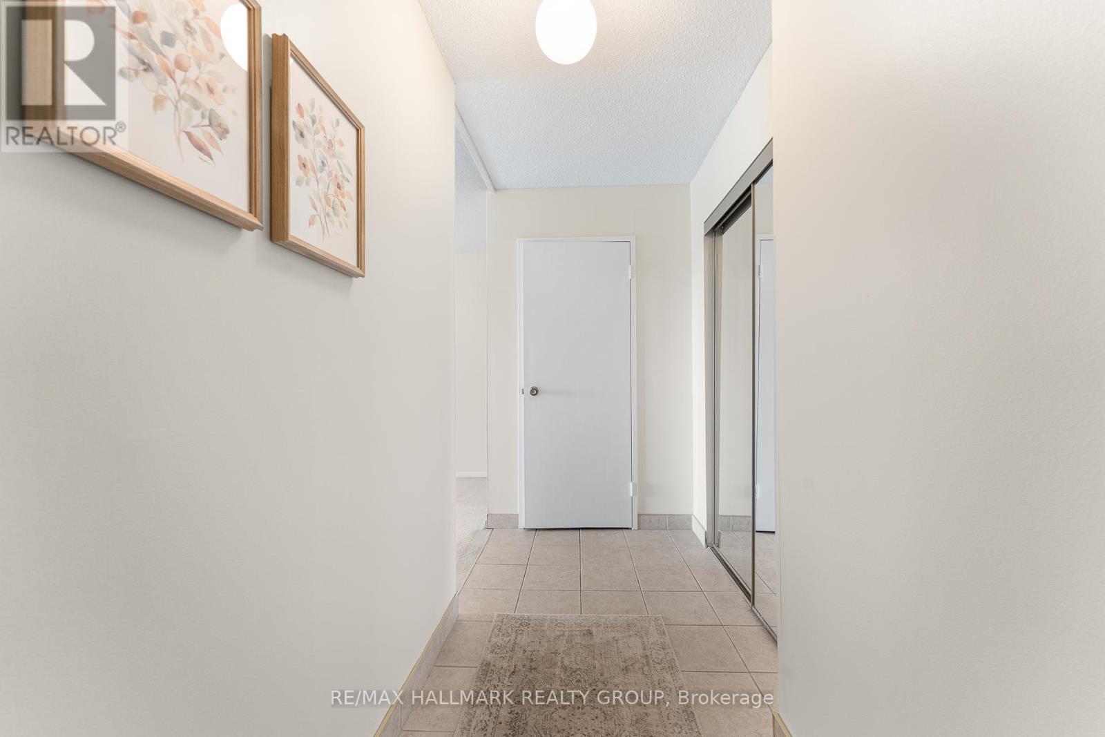 808 - 158c Mcarthur Avenue, Ottawa, Ontario  K1L 8E7 - Photo 3 - X12427053
