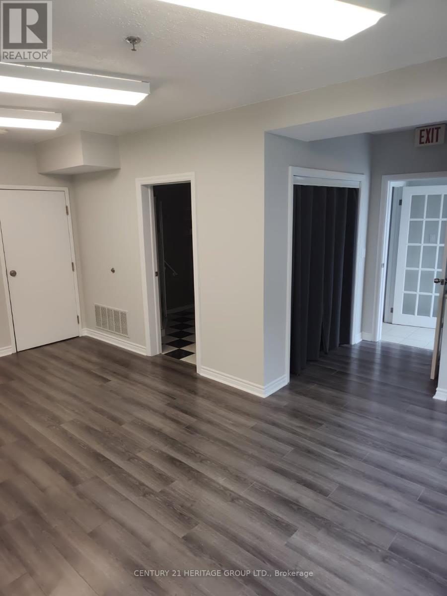 11 - 1211 Gorham Street, Newmarket, Ontario  L3Y 8Y3 - Photo 8 - N12411635