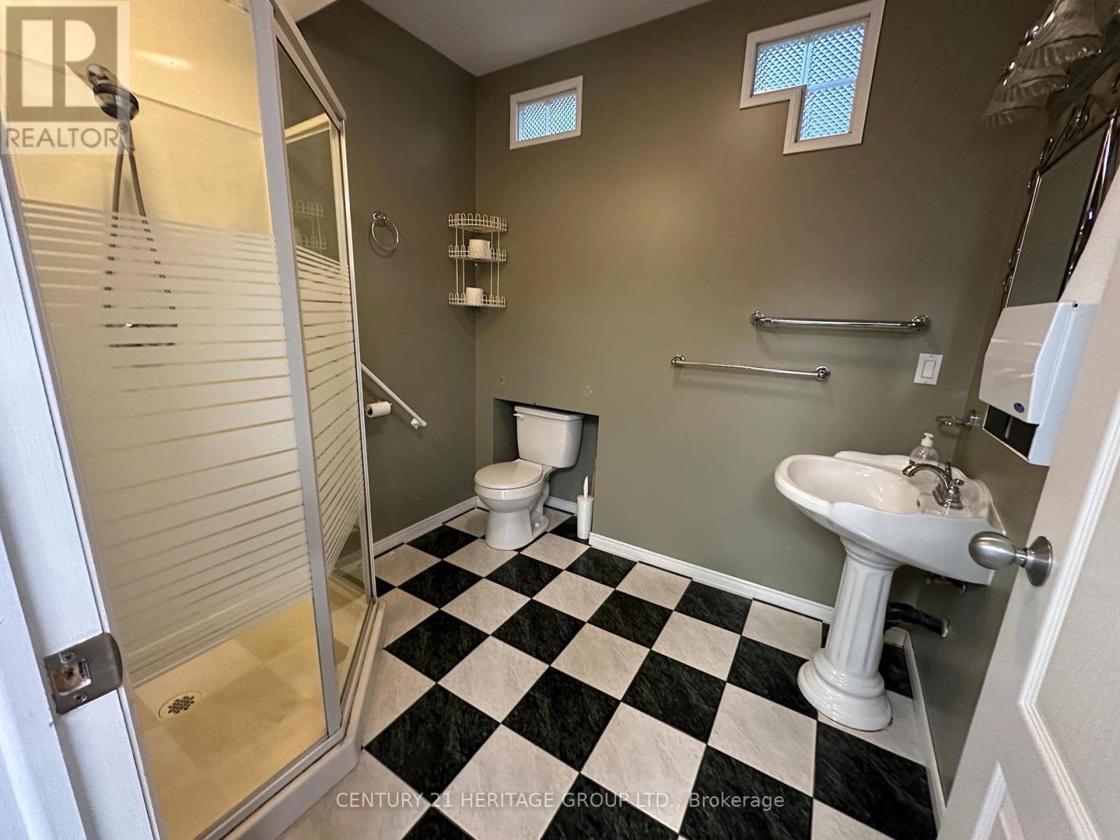 11 - 1211 Gorham Street, Newmarket, Ontario  L3Y 8Y3 - Photo 9 - N12411635