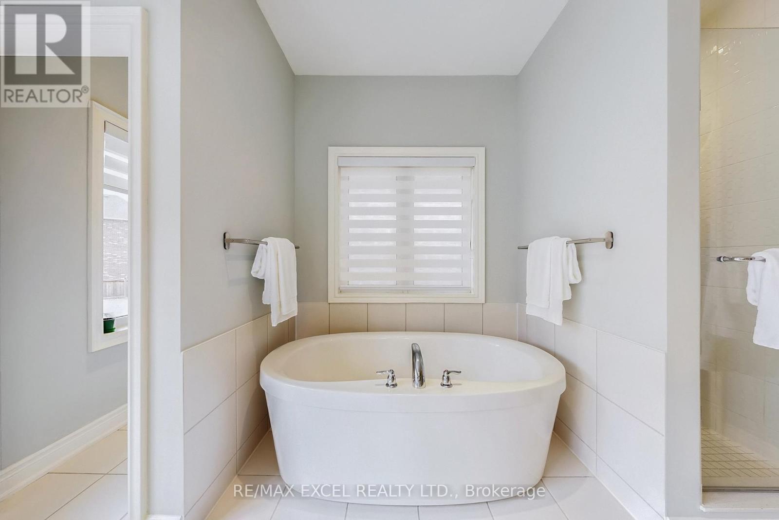 160 Roy Harper Avenue, Aurora, Ontario  L4G 0V6 - Photo 36 - N12426874