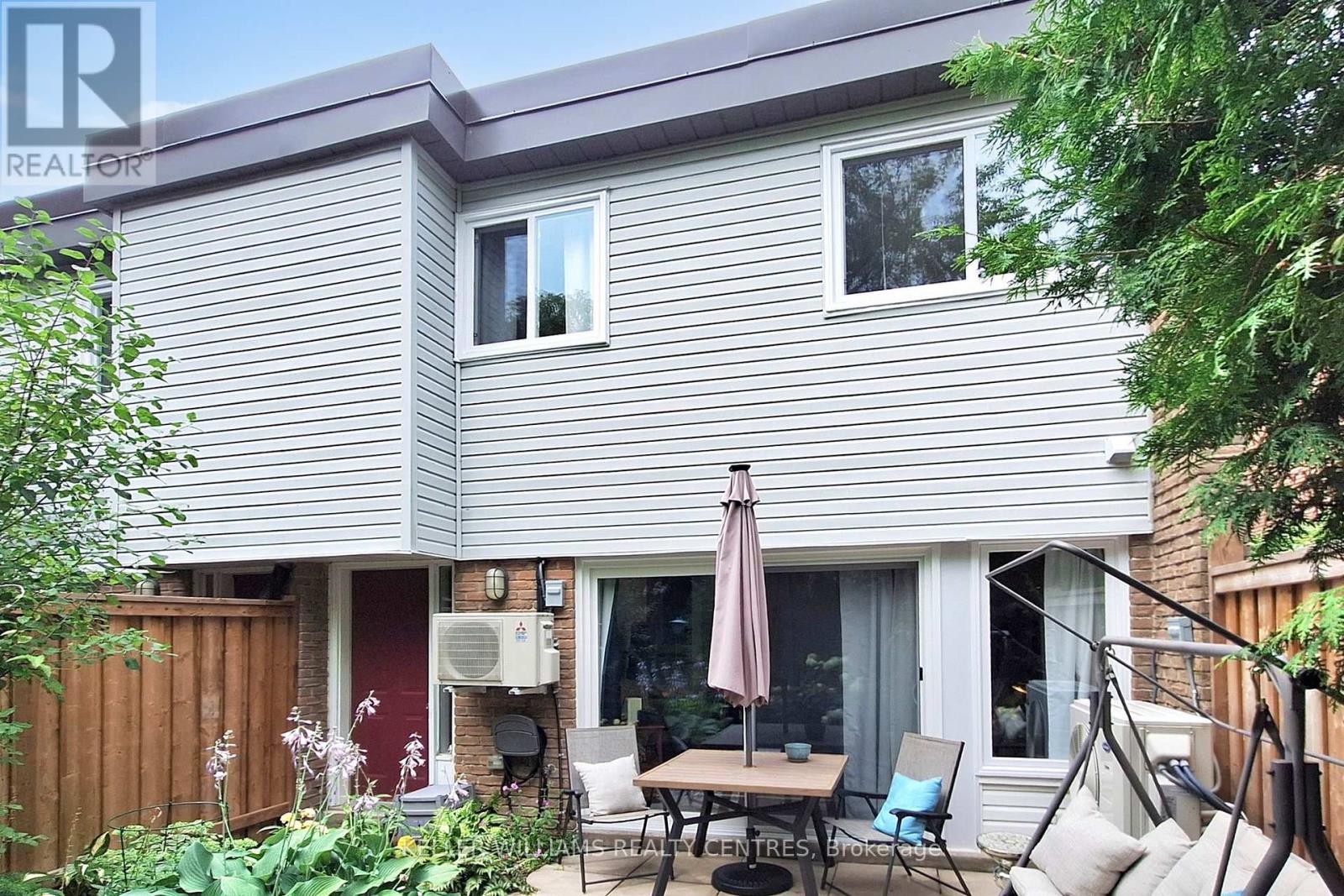 85 - 237 Milestone Crescent, Aurora (Aurora Village), Ontario  L4G 3M2 - Photo 2 - N12426901