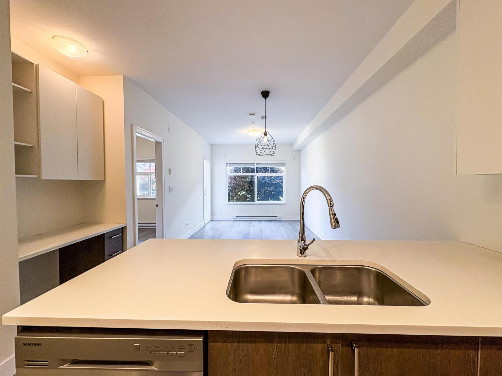 213 6480 195a Street, Surrey, British Columbia  V4N 6P1 - Photo 3 - R3052326