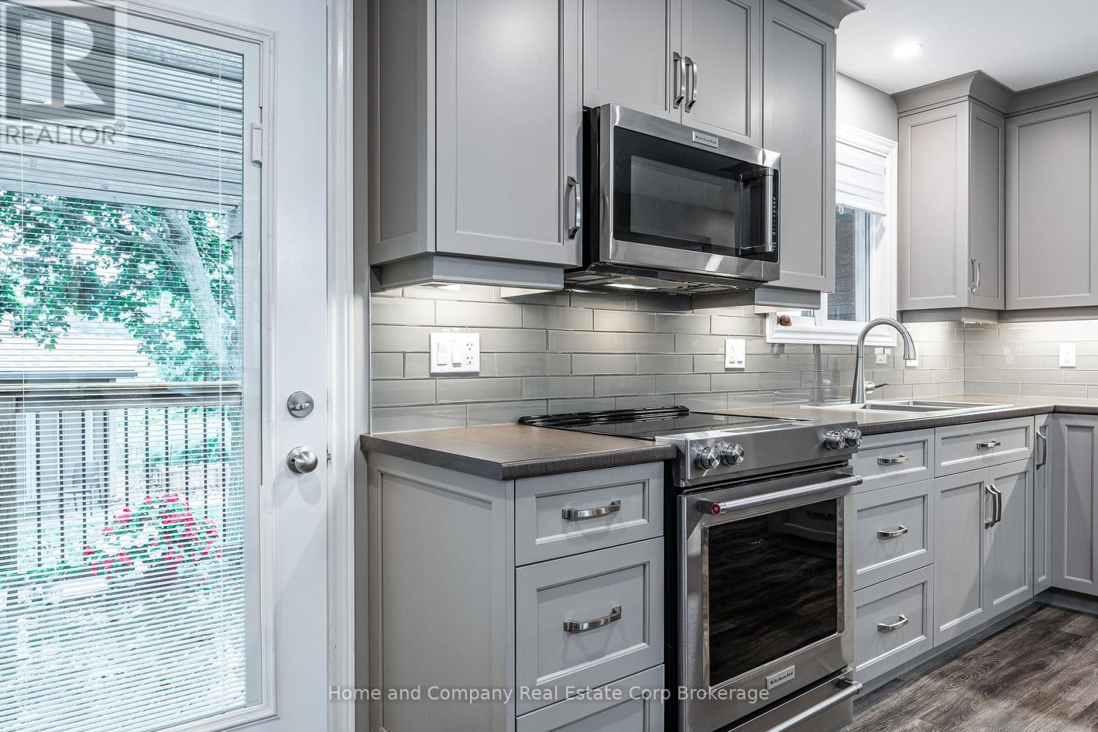 152 Kemp Crescent, Stratford, Ontario  N5A 5C4 - Photo 12 - X12426931