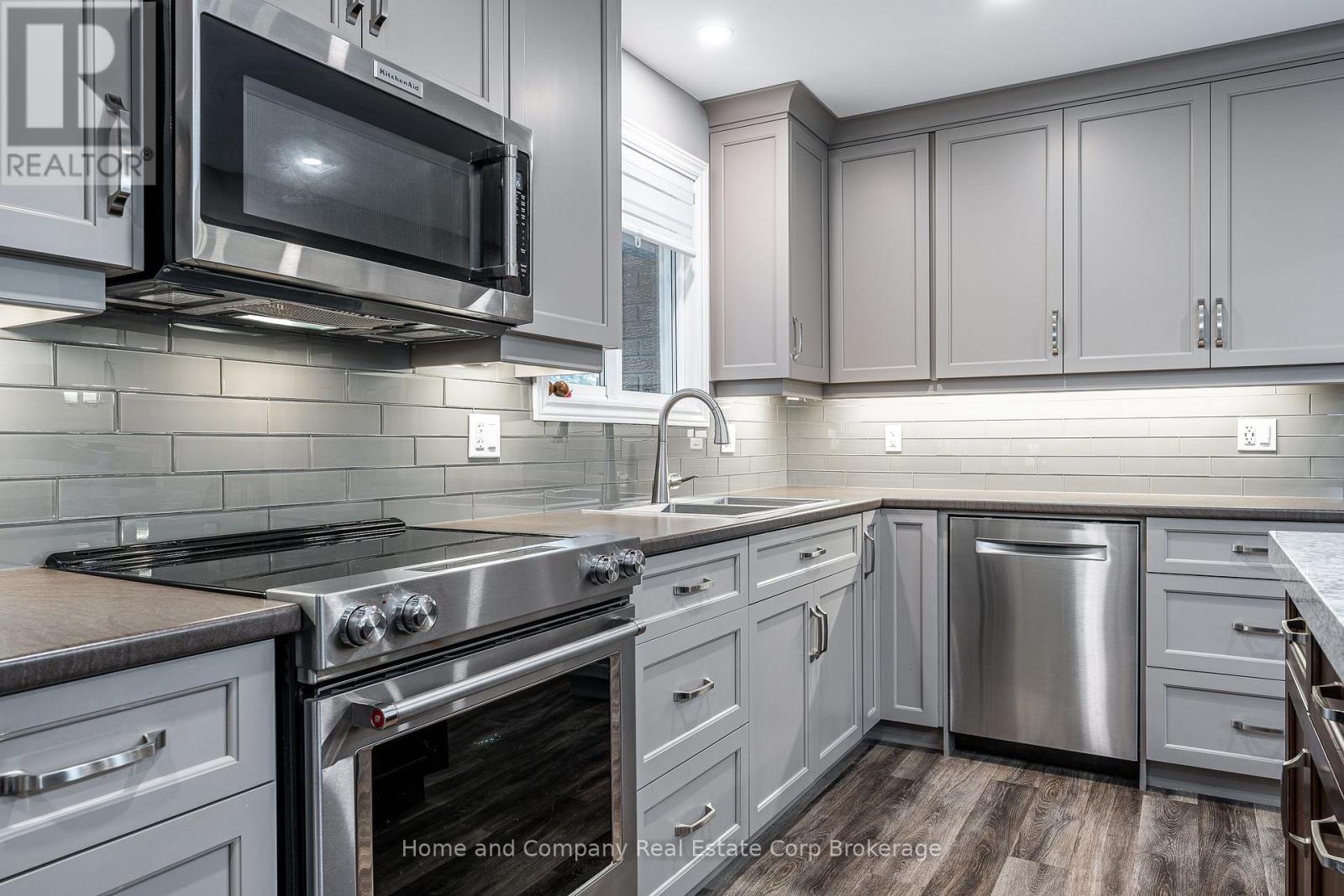 152 Kemp Crescent, Stratford, Ontario  N5A 5C4 - Photo 13 - X12426931