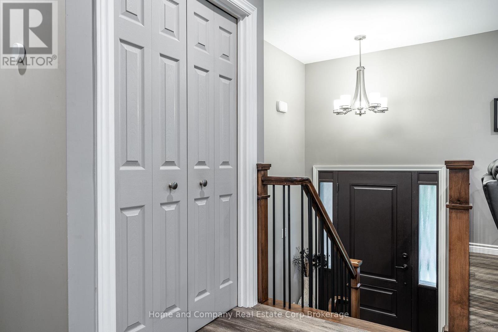 152 Kemp Crescent, Stratford, Ontario  N5A 5C4 - Photo 3 - X12426931