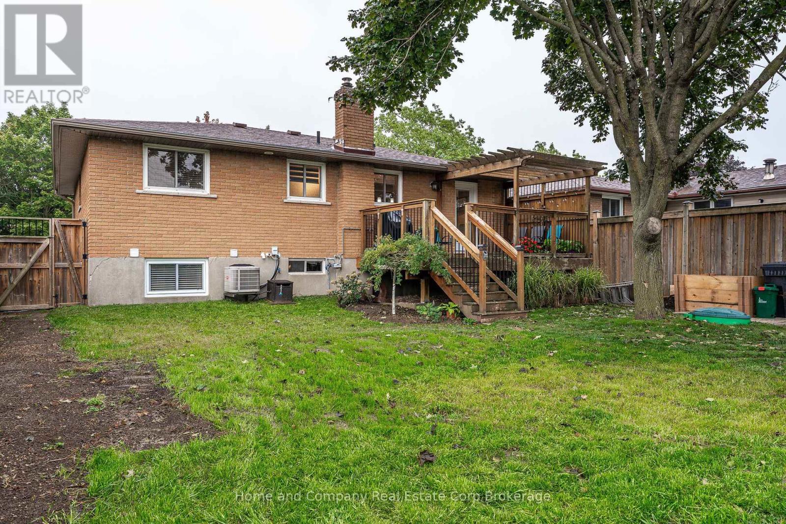 152 Kemp Crescent, Stratford, Ontario  N5A 5C4 - Photo 38 - X12426931