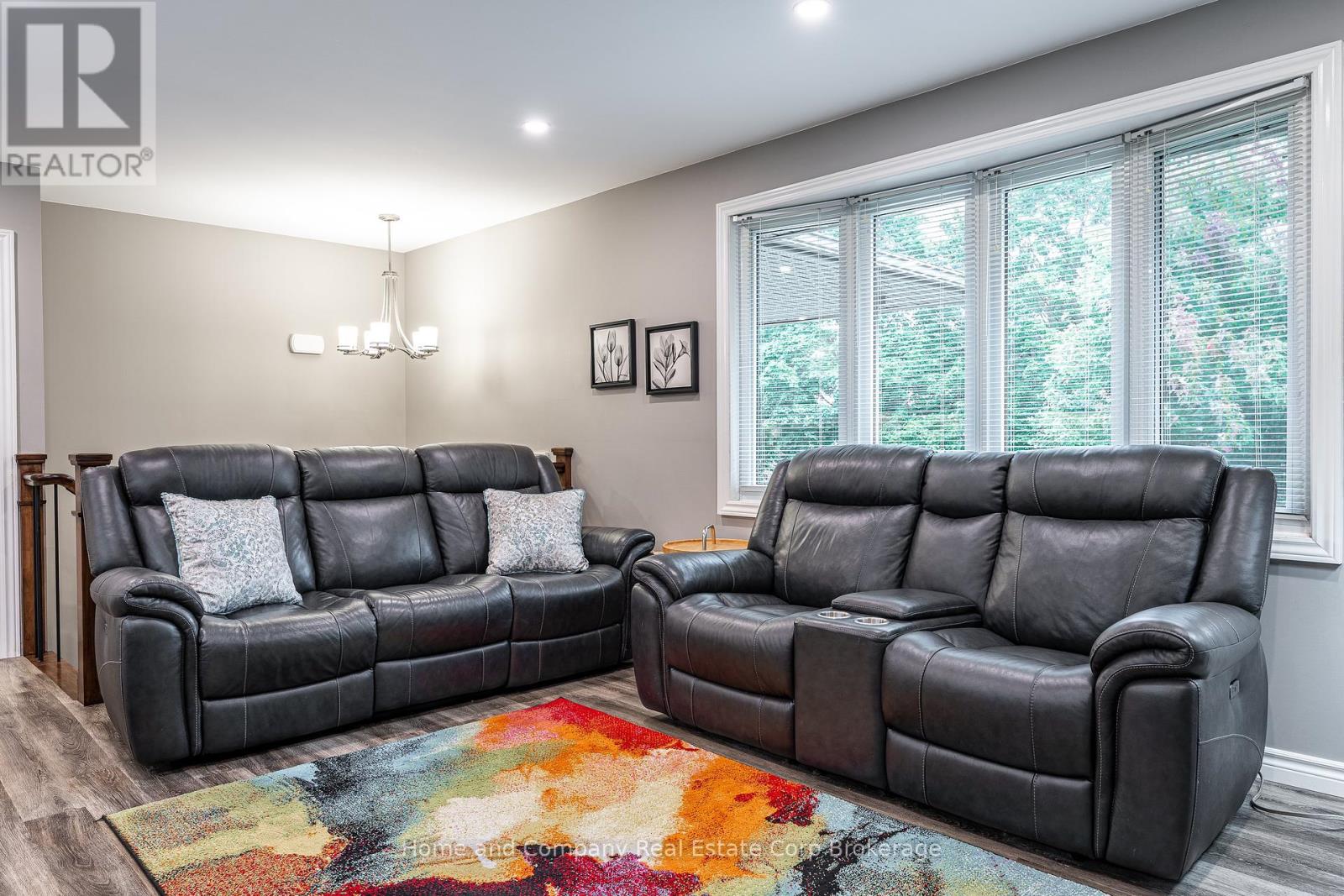 152 Kemp Crescent, Stratford, Ontario  N5A 5C4 - Photo 8 - X12426931