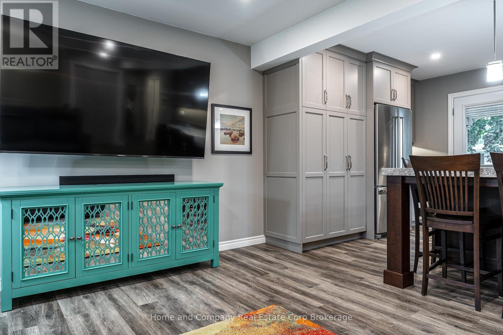 152 Kemp Crescent, Stratford, Ontario  N5A 5C4 - Photo 9 - X12426931