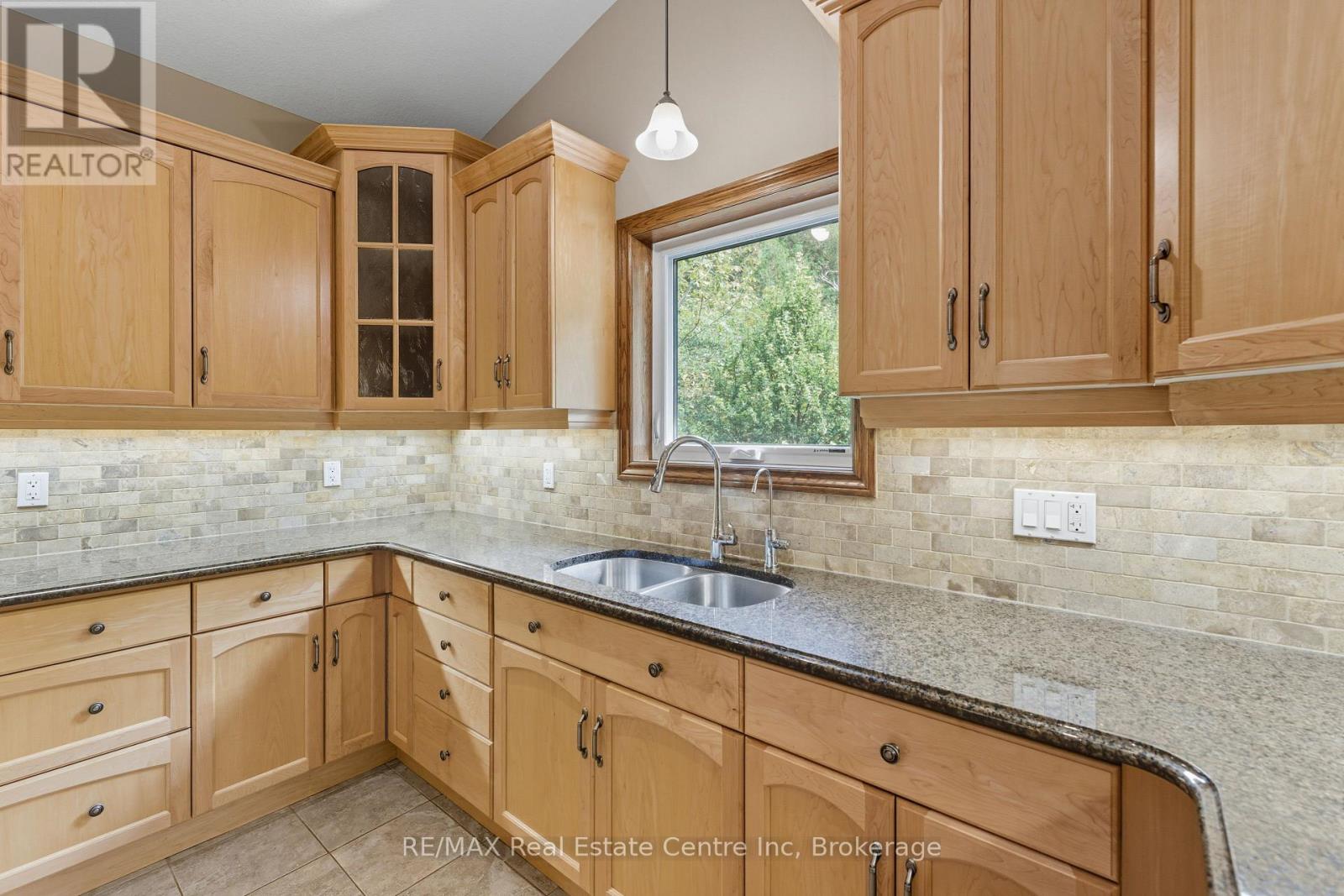 19 - 15 Valley Road, Guelph, Ontario  N1L 0H3 - Photo 23 - X12426977
