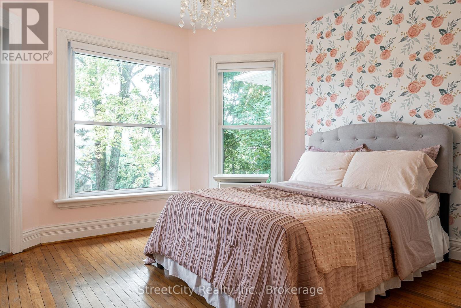 18 Waterloo Street N, Stratford, Ontario  N5A 5H5 - Photo 20 - X12427019