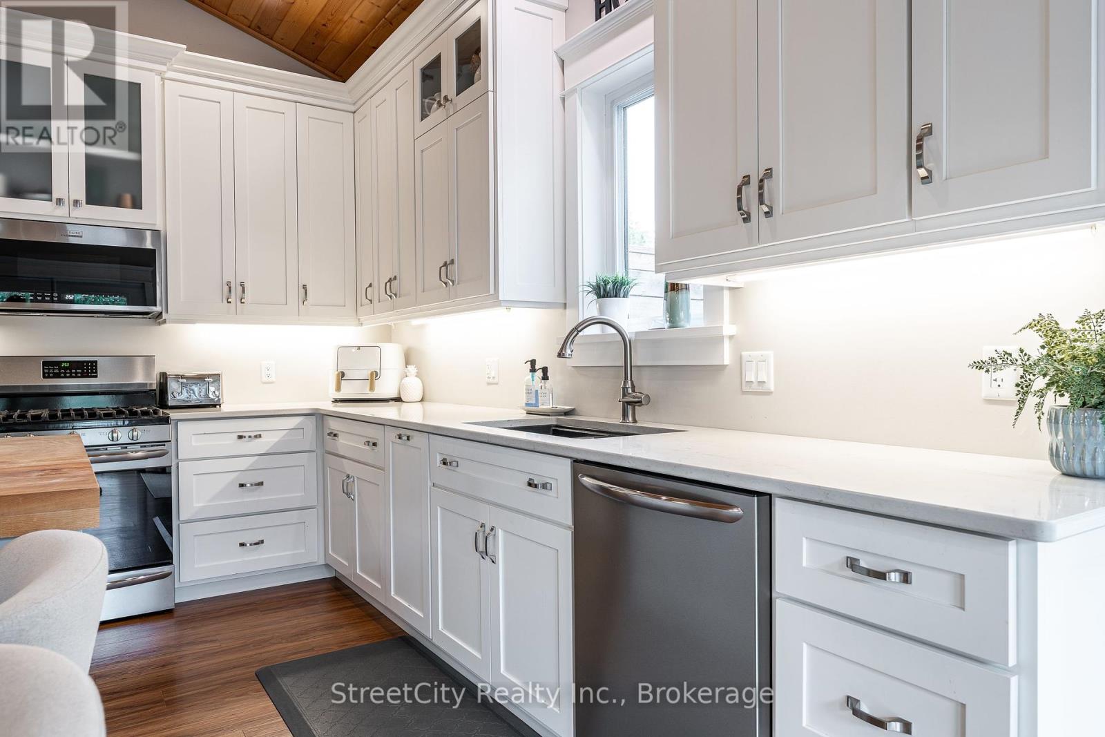 71214 Anne Street, Bluewater, Ontario  N0M 1N0 - Photo 13 - X12427034