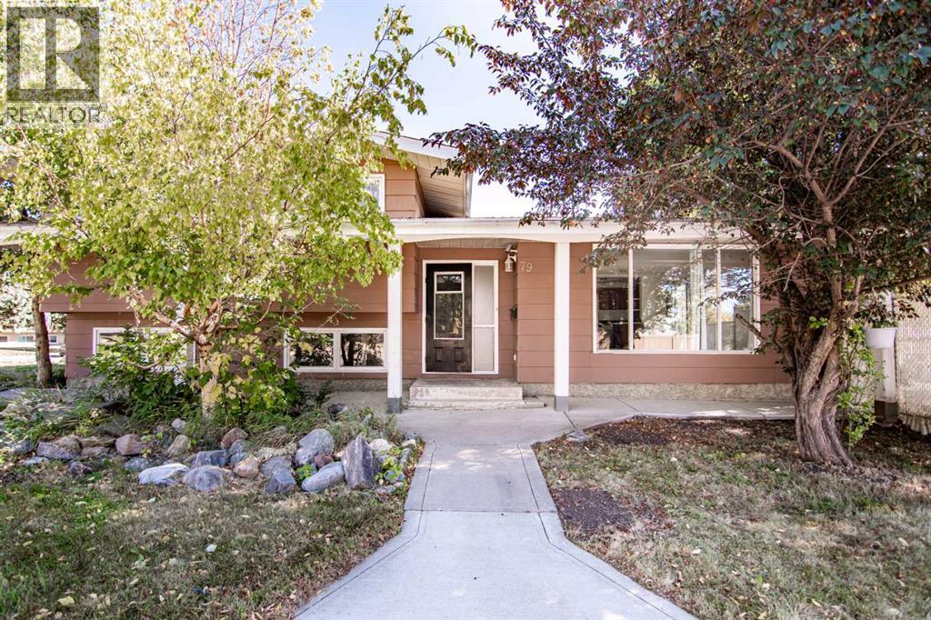 79 Oak Street, Red Deer, Alberta  T4P 1R9 - Photo 1 - A2259658