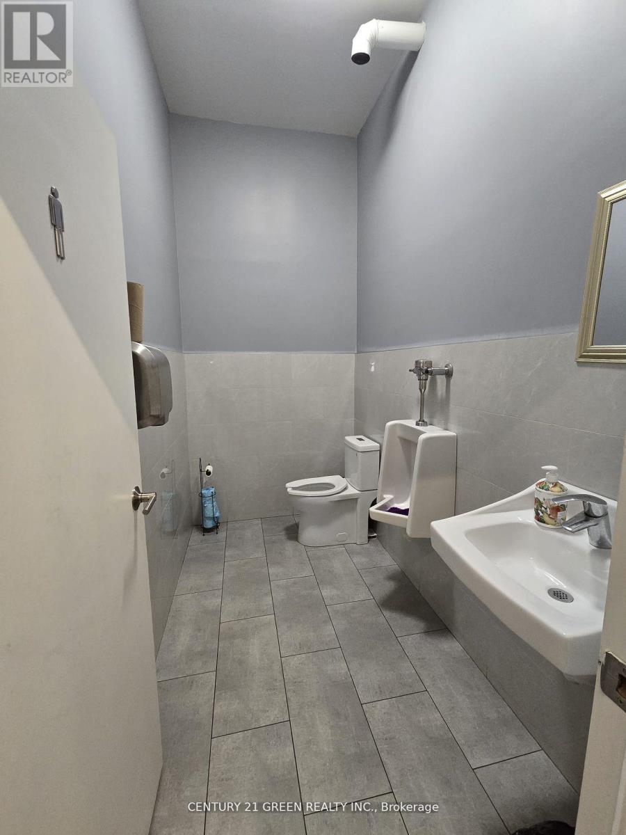 2307 Lakeshore Road W, Oakville, Ontario  L6L 1H2 - Photo 7 - W12426877