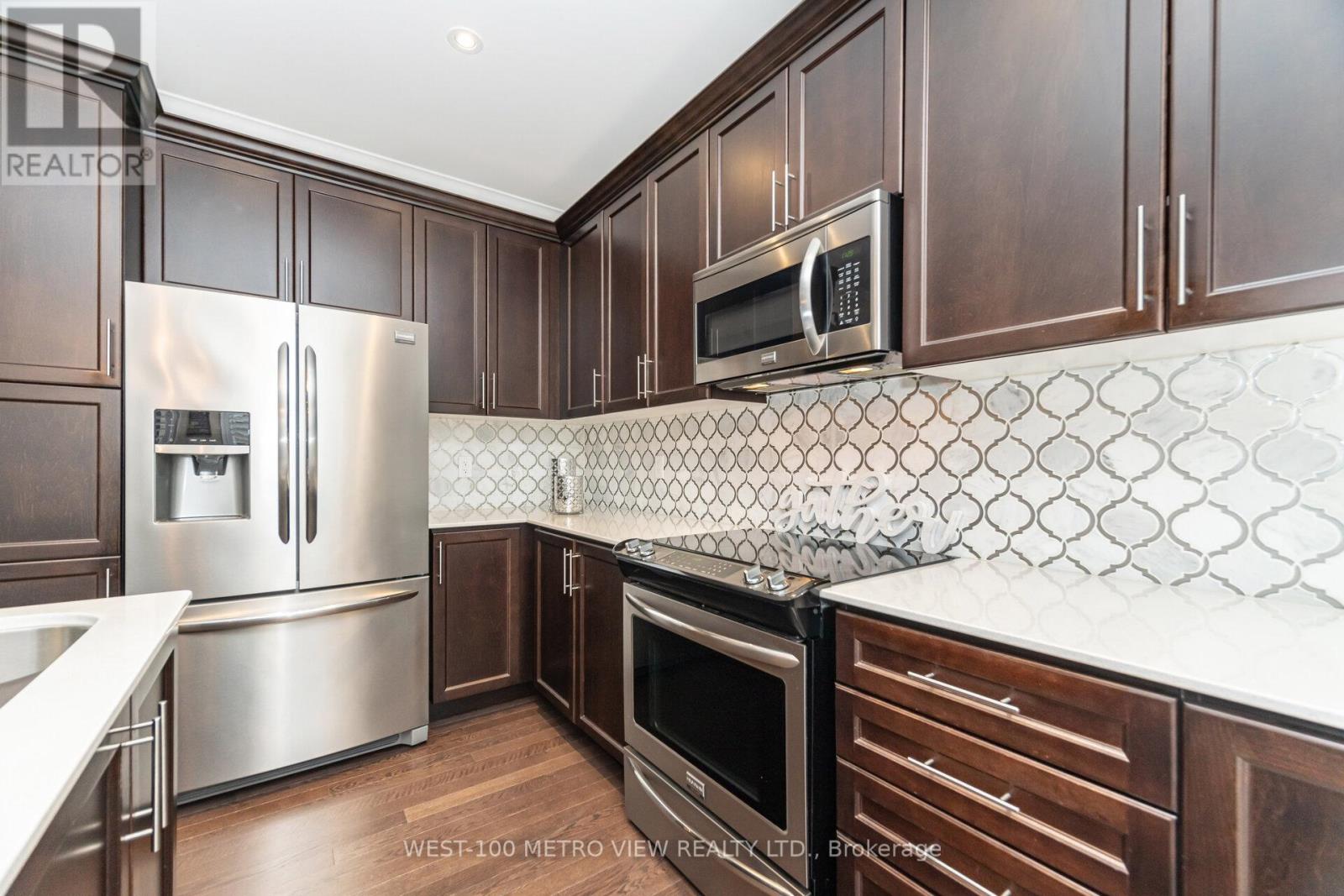 4 Ivor Crescent, Brampton, Ontario  L7A 4L5 - Photo 11 - W12426881