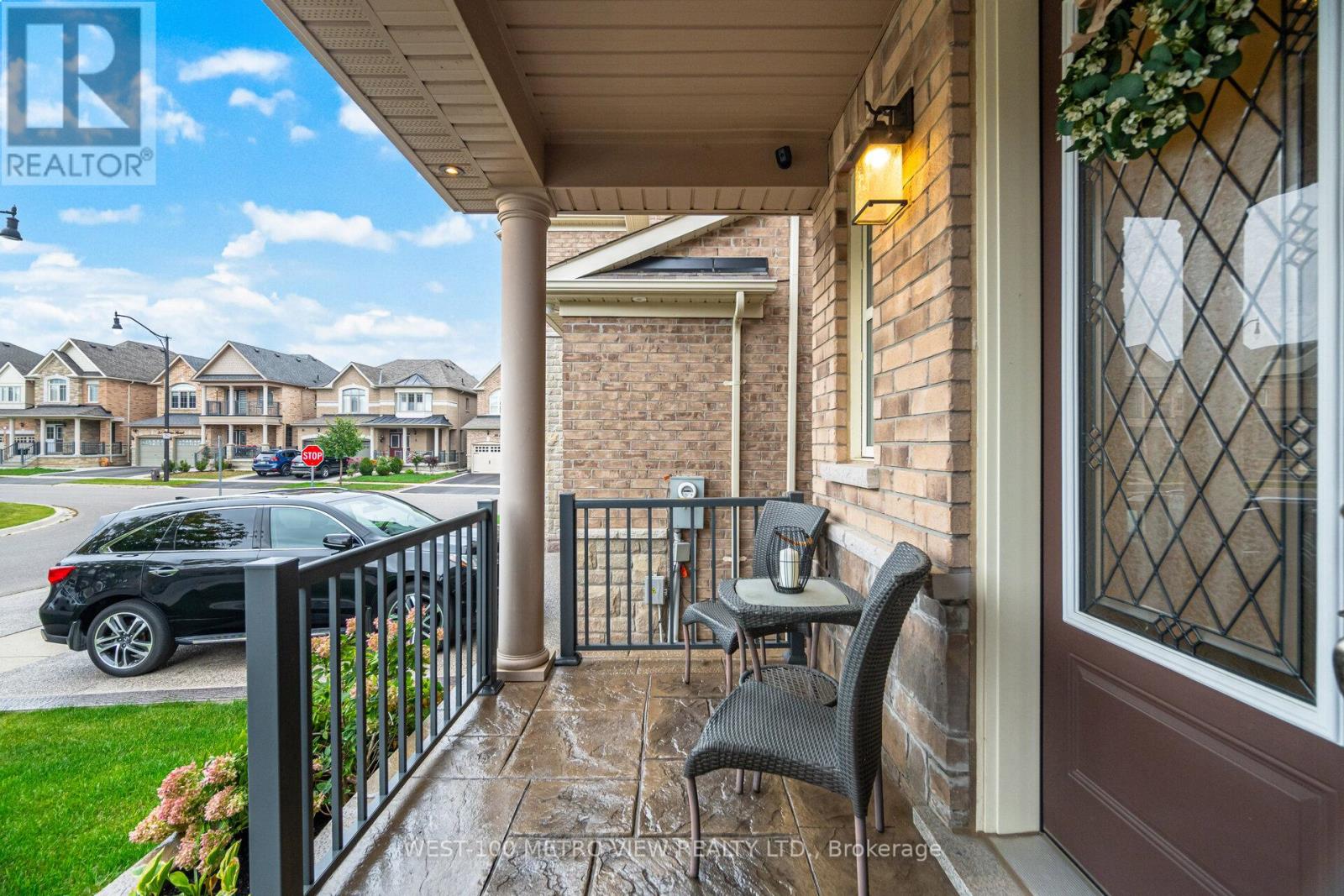 4 Ivor Crescent, Brampton, Ontario  L7A 4L5 - Photo 2 - W12426881