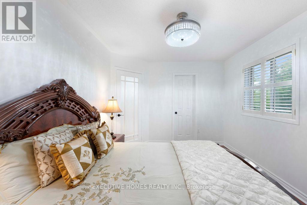8 Shallimar Court, Brampton, Ontario  L6X 4N2 - Photo 32 - W12426897
