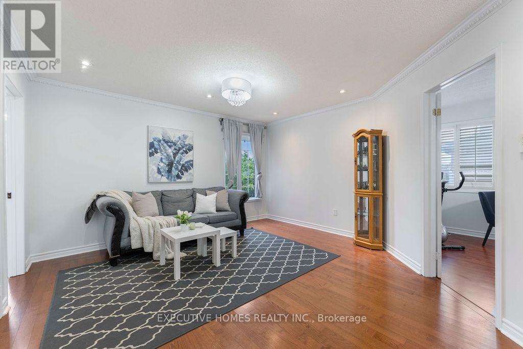 8 Shallimar Court, Brampton, Ontario  L6X 4N2 - Photo 34 - W12426897