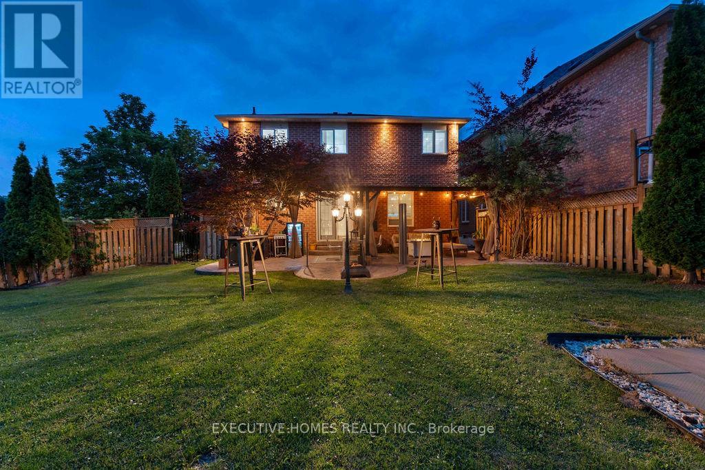 8 Shallimar Court, Brampton, Ontario  L6X 4N2 - Photo 6 - W12426897