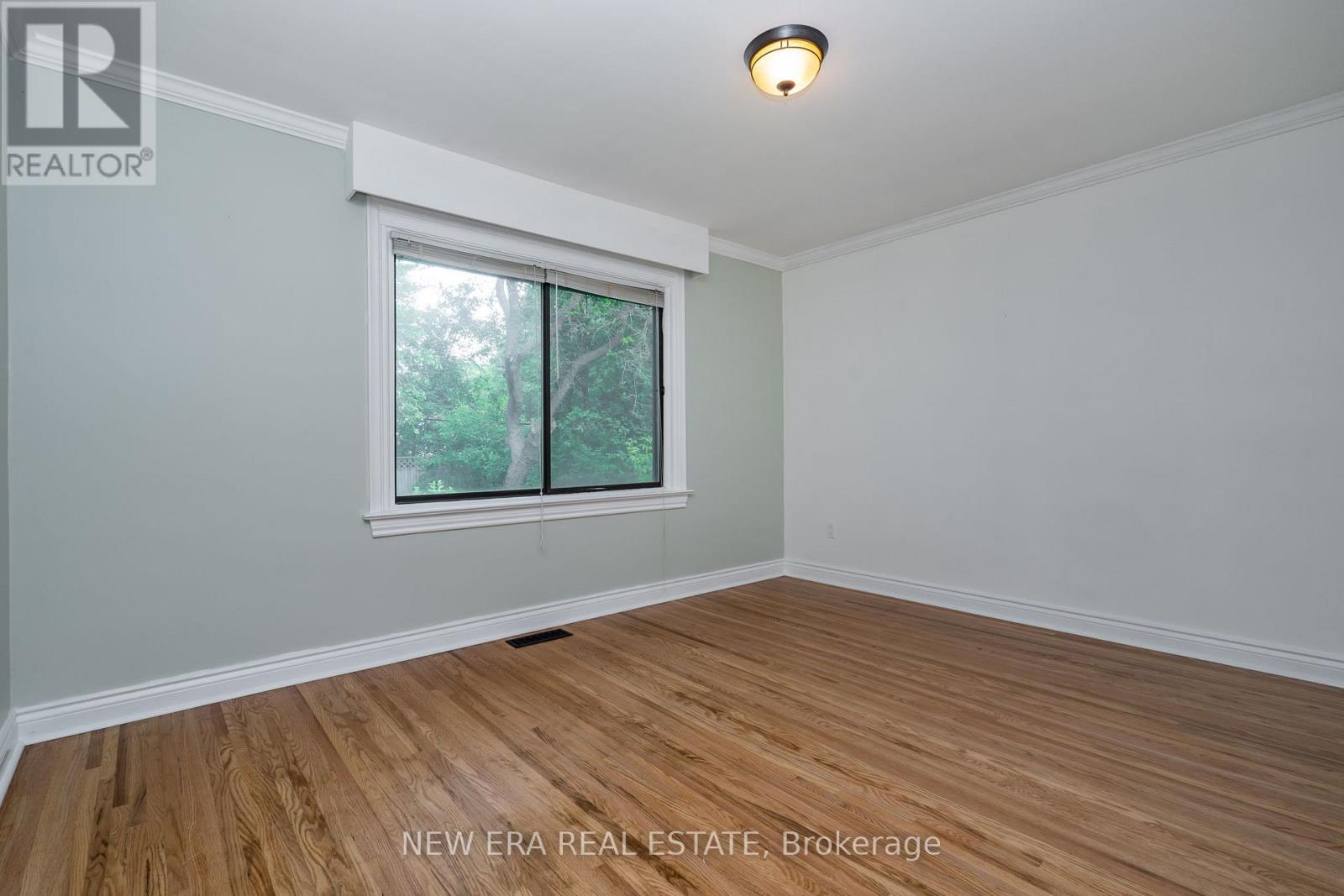 1553 Wembury Road, Mississauga, Ontario  L5J 2L8 - Photo 16 - W12426905