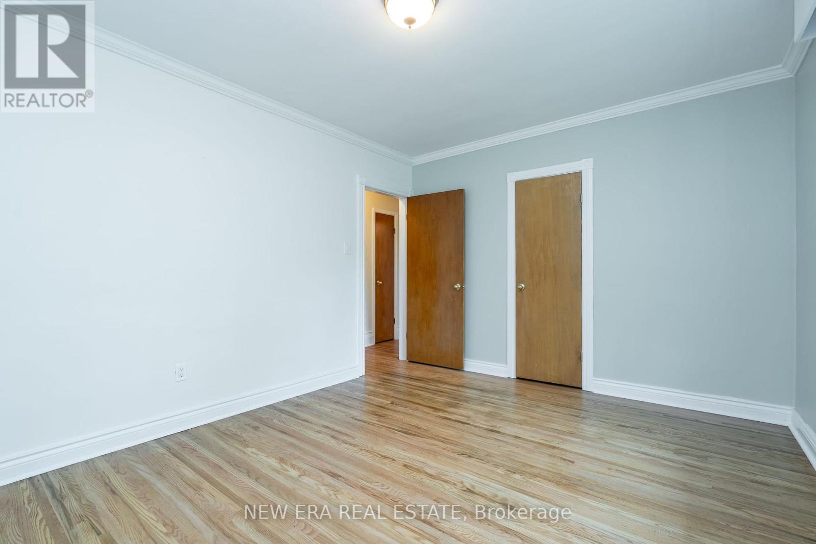 1553 Wembury Road, Mississauga, Ontario  L5J 2L8 - Photo 17 - W12426905
